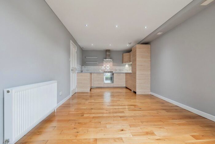 1 Bedroom Flat To Rent In Crow Road, Partick, Glasgow, G11