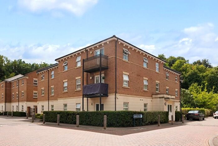 2 Bedroom Flat To Rent In Empire Walk, Greenhithe, DA9