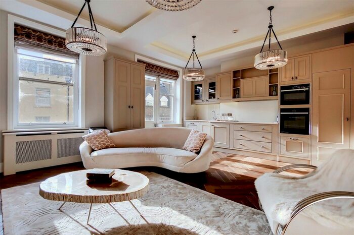 2 Bedroom Flat To Rent In Bedford Avenue, Bloomsbury, London, WC1B