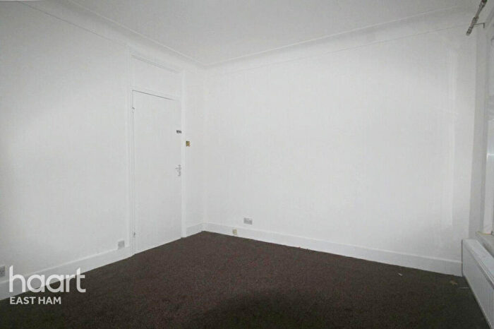 3 Bedroom Terraced House To Rent In Creighton Avenue, London, E6