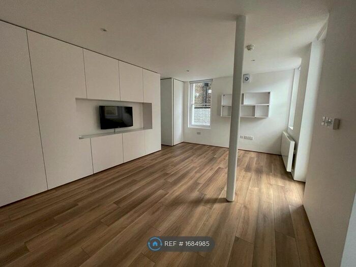 1 Bedroom Flat To Rent In Spencer Court House, London, SW18