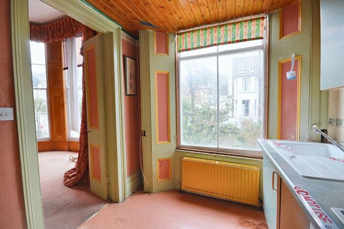 1 Bedroom Flat For Sale In Holland Road, London, W14