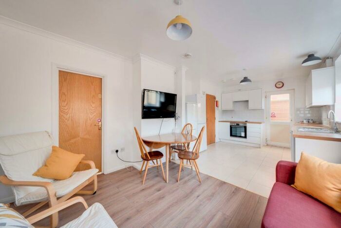 4 Bedroom House To Rent In Somerset Road, Canterbury, CT1