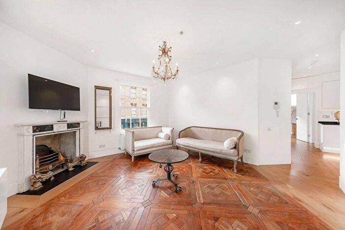 2 Bedroom Flat To Rent In Lillie Road, Munster Village, London, SW6