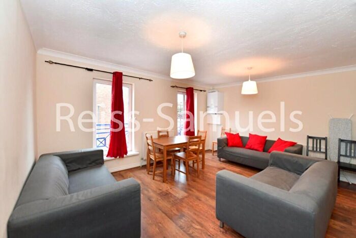 6 Bedroom Semi Detached House To Rent In Ambassador Square, London, E14
