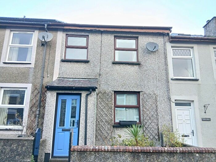 2 Bedroom Terraced House For Sale In Llanberis, LL55