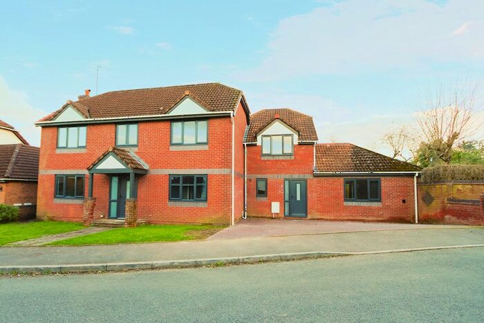 6 Bedroom Detached House To Rent In Sandstone Rise, Winterbourne, Bristol, BS36