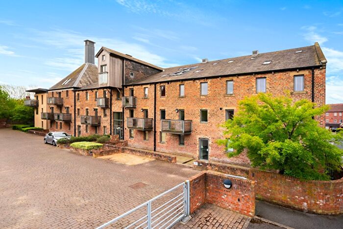 2 Bedroom Flat For Sale In Waterside, Langthorpe, Boroughbridge, York, YO51