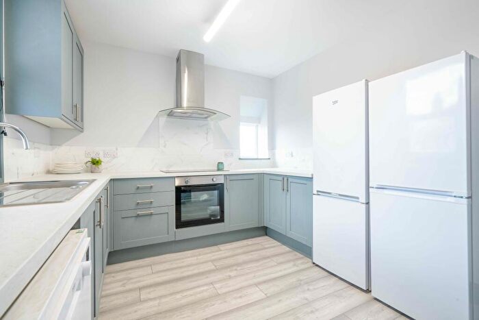 1 Bedroom Detached House To Rent In Large Room With Ensuite, Yarborough Road, LN1