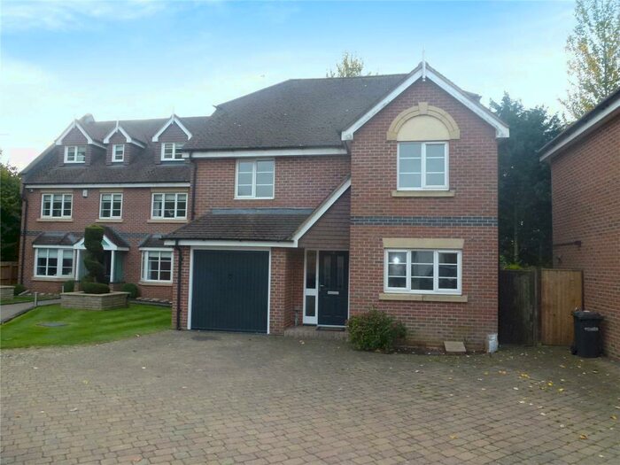 4 Bedroom Detached House To Rent In Bluebell Rise, Grange Park, Northampton, NN4