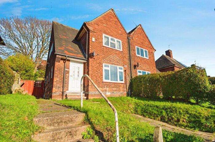 3 Bedroom Semi Detached House For Sale In Leybourne Drive, Nottingham, NG5