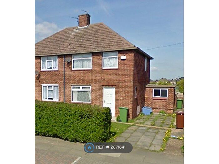 3 Bedroom Semi Detached House To Rent In Sutcliffe Avenue, Grimsby, DN33