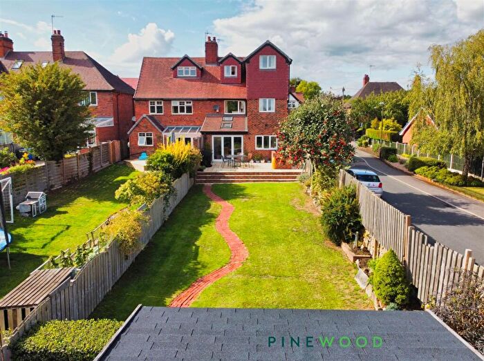 5 Bedroom Semi-Detached House For Sale In Shaftesbury Avenue, Ashgate, Chesterfield, Derbyshire, S40