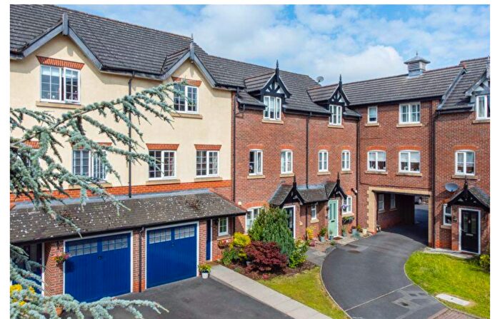 3 Bedroom Mews To Rent In Deane Court, Stapeley, CW5