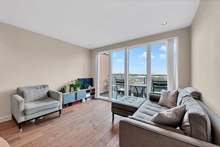 2 Bedroom Flat For Sale In Seren Park Gardens, Greenwich, SE3