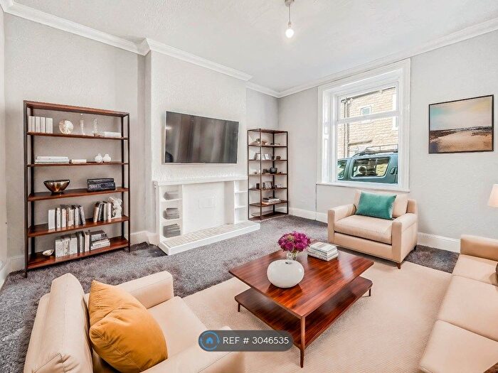 4 Bedroom Terraced House To Rent In Branch Street, Bacup, OL13