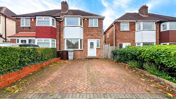 3 Bedroom Semi Detached House To Rent In Newborough Road, Solihull, B90