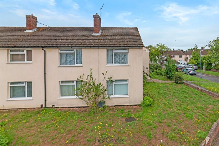 1 Bedroom Flat For Sale In Bishops Oak Ride, Tonbridge, TN10