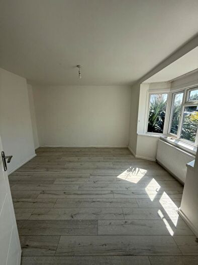 1 Bedroom Flat To Rent In Flat For Rent London, N9