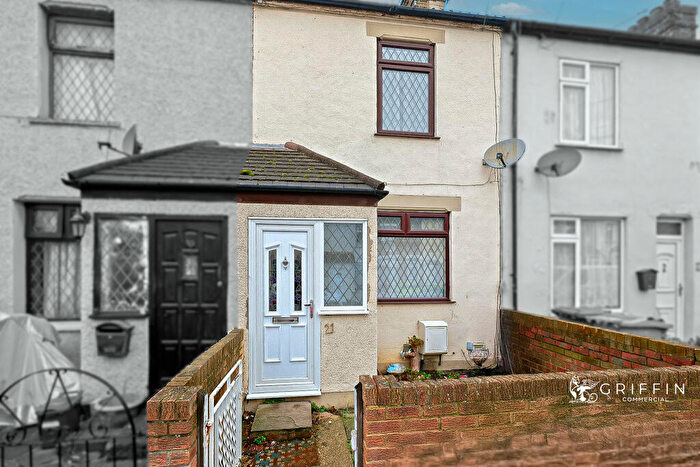 2 Bedroom Terraced House For Sale In Salisbury Road, Grays, RM17