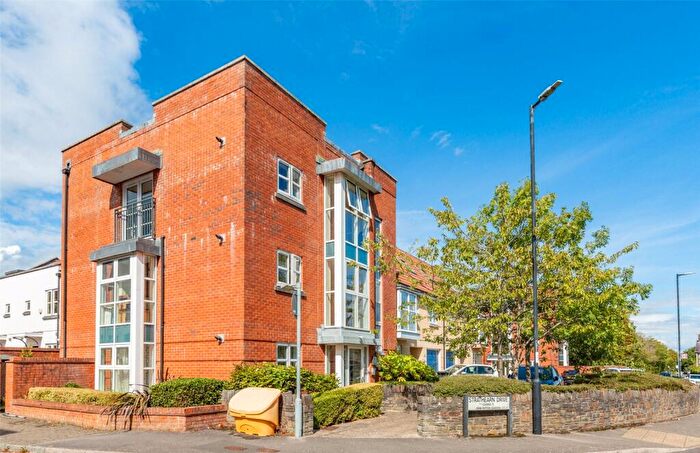 1 Bedroom Apartment For Sale In Strathearn Drive, Westbury-on-Trym, Bristol, BS10