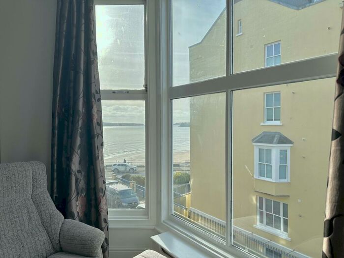 2 Bedroom Flat For Sale In Victoria Street, Tenby, Pembrokeshire, SA70