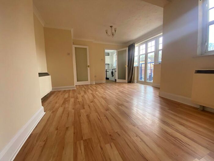 2 Bedroom Apartment To Rent In Earls Meade, Luton, LU2