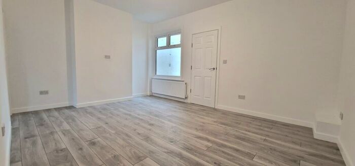 2 Bedroom Apartment To Rent In Burnt Oak Broadway, Edgware, HA8