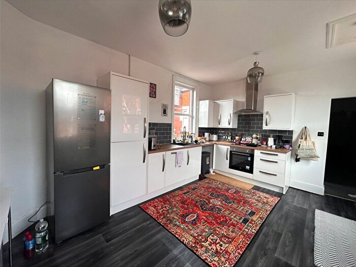 2 Bedroom Flat For Sale In Derbe Road, Lytham St. Annes, Lancashire, FY8
