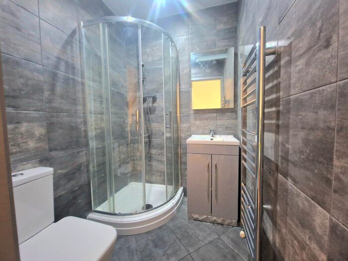 1 Bedroom Flat To Rent In St Peters House, Doncaster, DN1