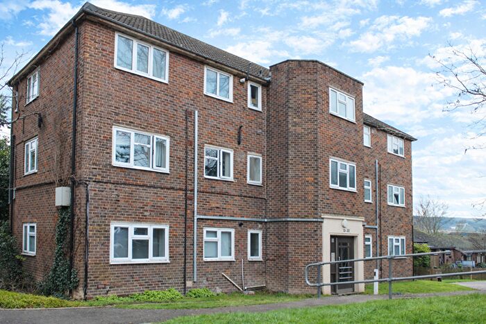 2 Bedroom Flat For Sale In Cambria Avenue, Rochester, Kent, ME1