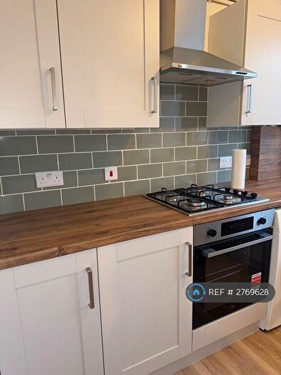 2 Bedroom Flat To Rent In The Larches, Luton, LU2