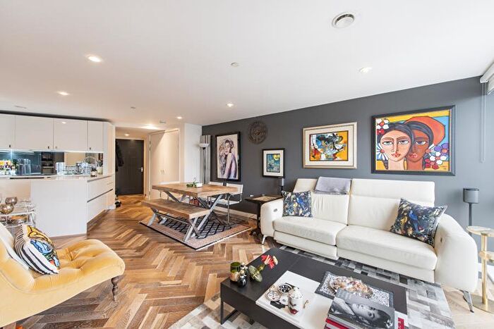 2 Bedroom Apartment To Rent In Eagle Point, City Road, EC1V