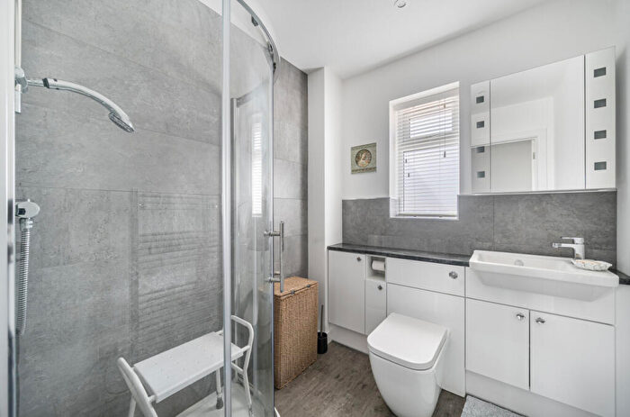 3 Bedroom Detached House For Sale In West End Road, Mortimer Common, Reading, Berkshire, RG7