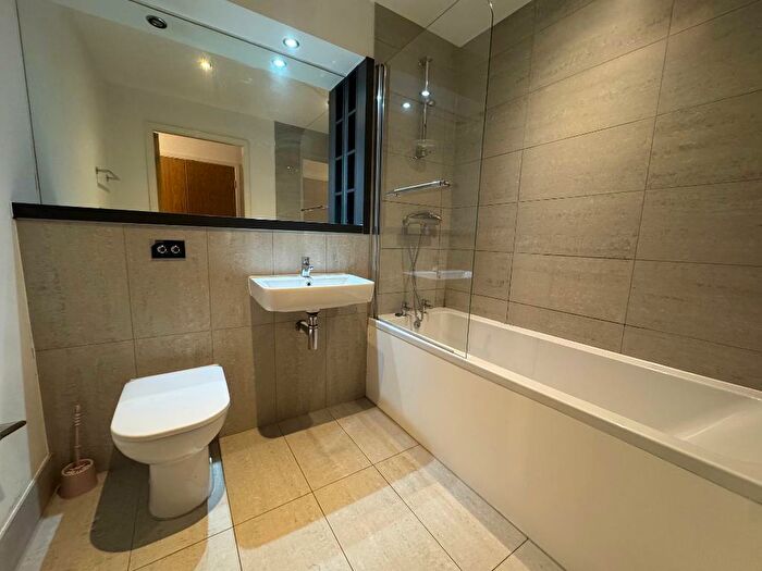 2 Bedroom Apartment To Rent In City Road, Manchester, M15
