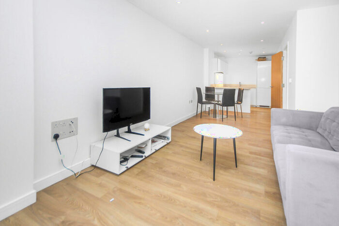 2 Bedroom Flat To Rent In Caspian Wharf, Seven Sea Gardens, Bow, E3
