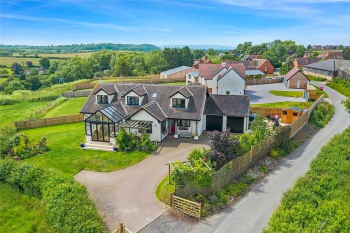 4 Bedroom Detached House For Sale In Abbots Lench, Evesham, WR11