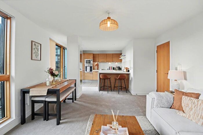 2 Bedroom Apartment For Sale In Vallea Court, Green Quarter, Manchester, M4