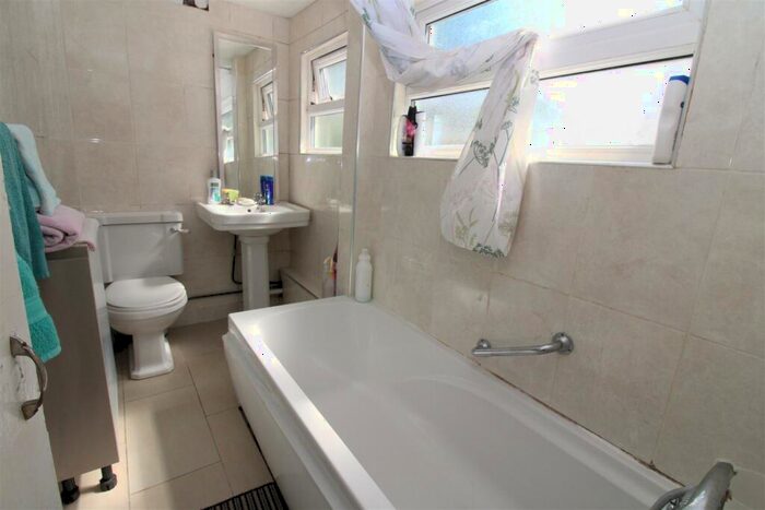 3 Bedroom Terraced House For Sale In River Road, Littlehampton, BN17