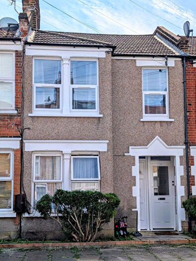 2 Bedroom Maisonette For Sale In Edgington Road, London, SW16