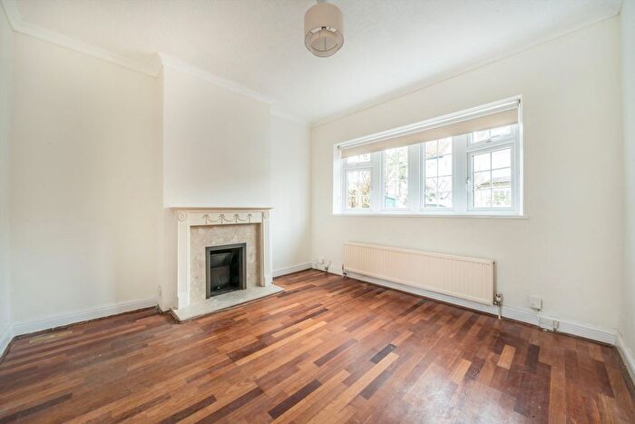 2 Bedroom Property To Rent In Russell Road, Wimbledon, SW19