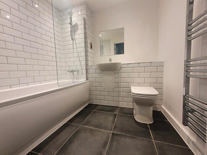 2 Bedroom Apartment To Rent In Moseley Gardens, Moseley Street, Digbeth, B12
