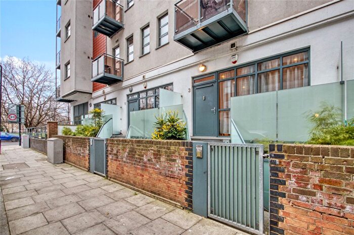 2 Bedroom Flat To Rent In Balmes Road, London, N1