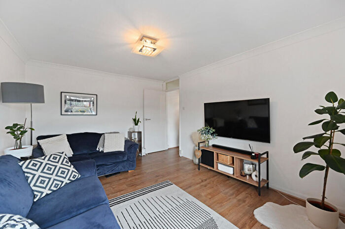 2 Bedroom Apartment To Rent In College Road, Harrow Weald, HA3