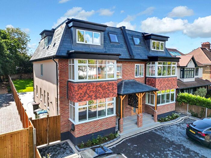 4 Bedroom Semi-Detached House For Sale In Hurst Road, East Molesey, KT8