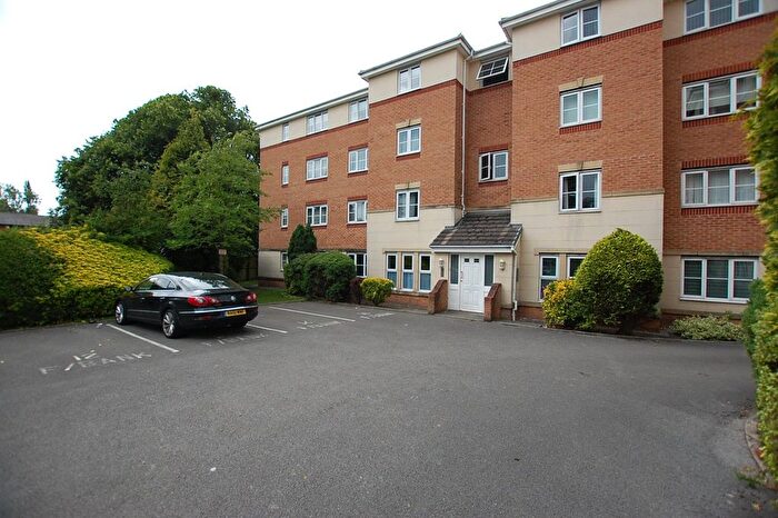 2 Bedroom Flat To Rent In Firbank Close, Ashton-Under-Lyne, Greater Manchester, OL7