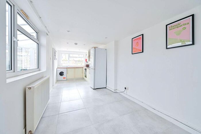 4 Bedroom Terraced House To Rent In Stanbury Road, Peckham, London, SE15