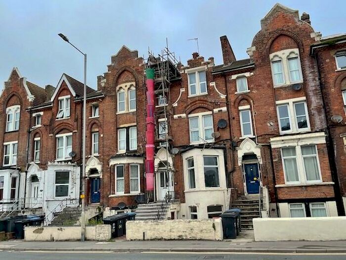1 Bedroom Flat To Rent In Folkestone Road, Dover, CT17