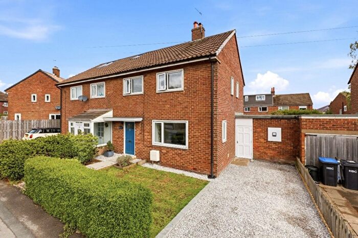 3 Bedroom Semi-Detached House For Sale In Harlow Avenue, Harrogate, HG2