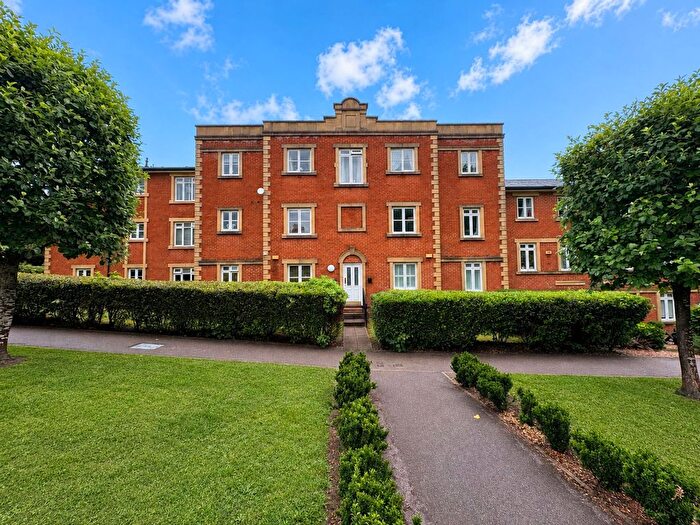 2 Bedroom Flat For Sale In Reed Drive, Redhill, RH1
